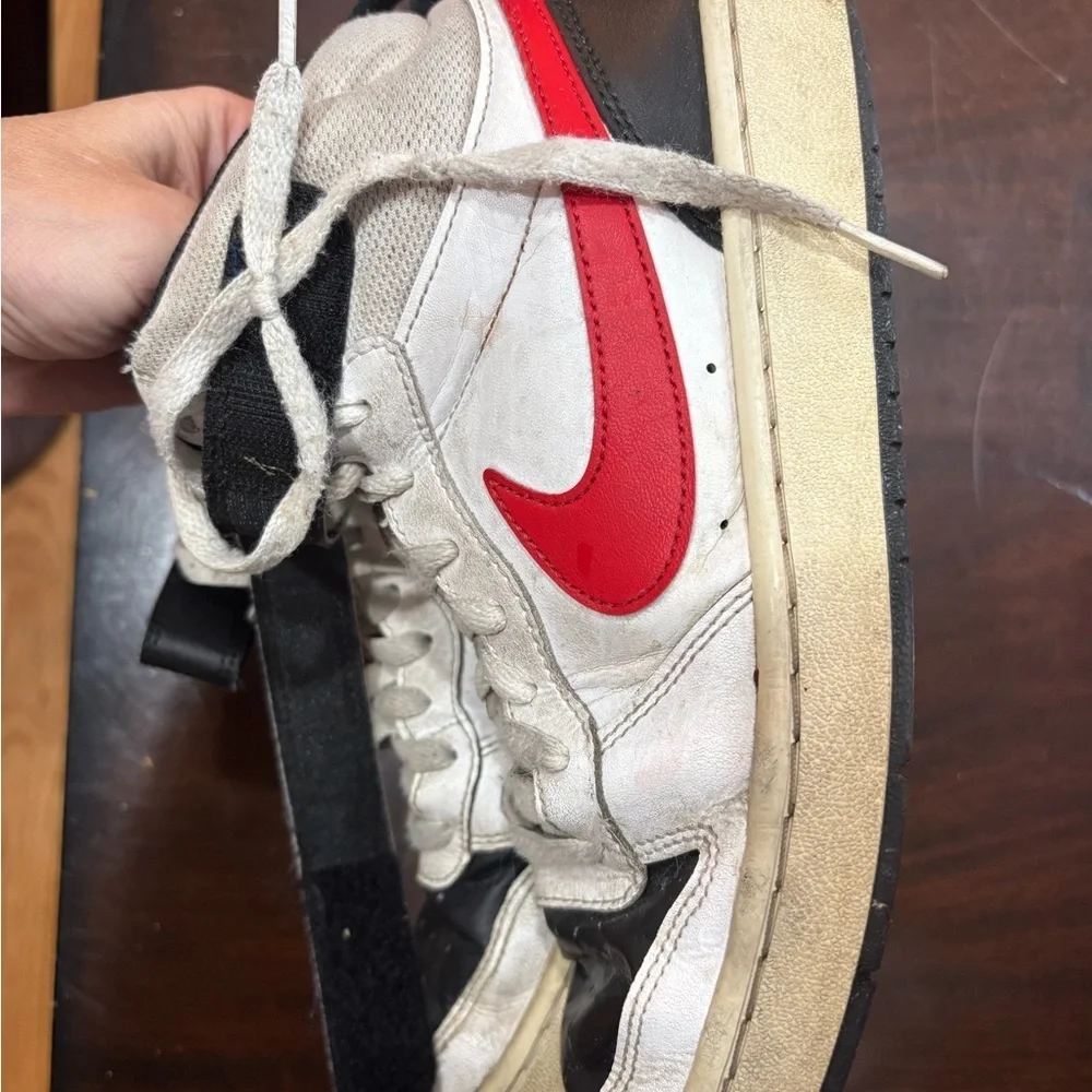 Nike White and Black Nike Court Borough Mid 2 Kids 6.5 Sneaker